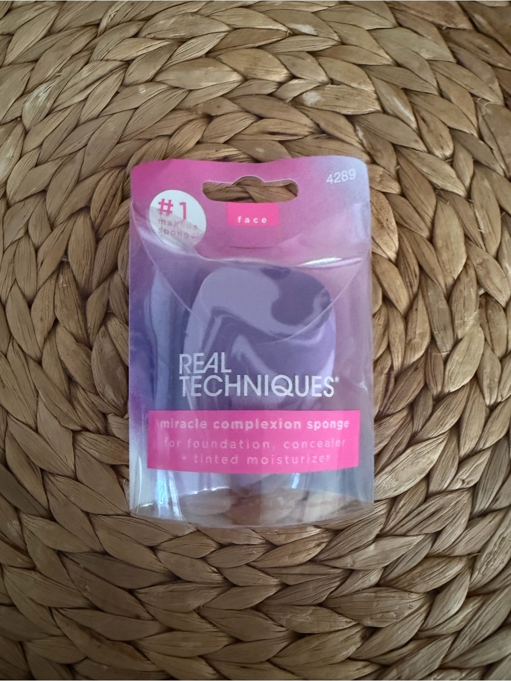 Face sponge packaging